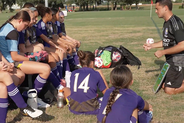 Keegan Talks Strategy During Half-Time